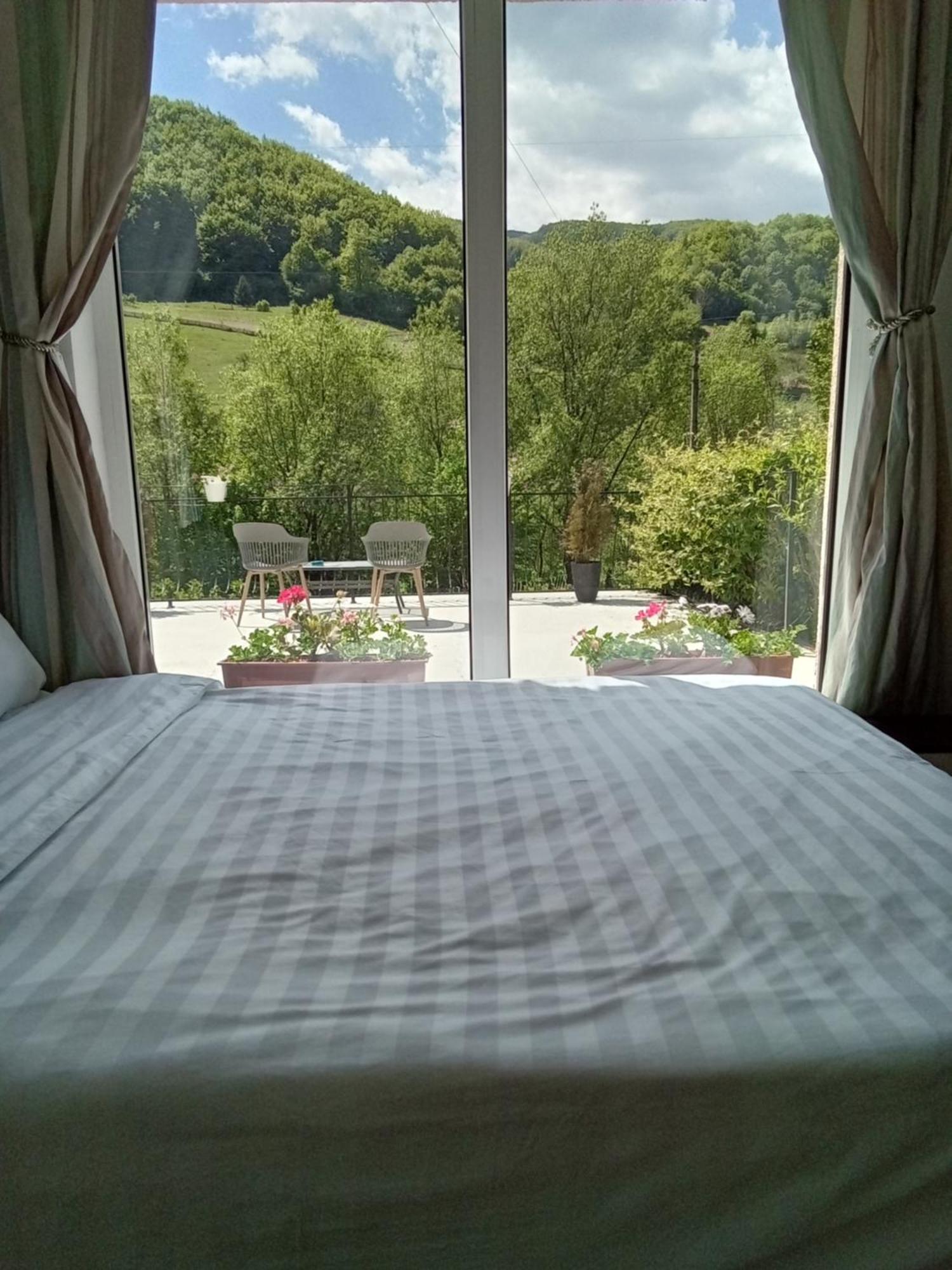 Casa Ozon Hotel Vulcan  Buitenkant foto